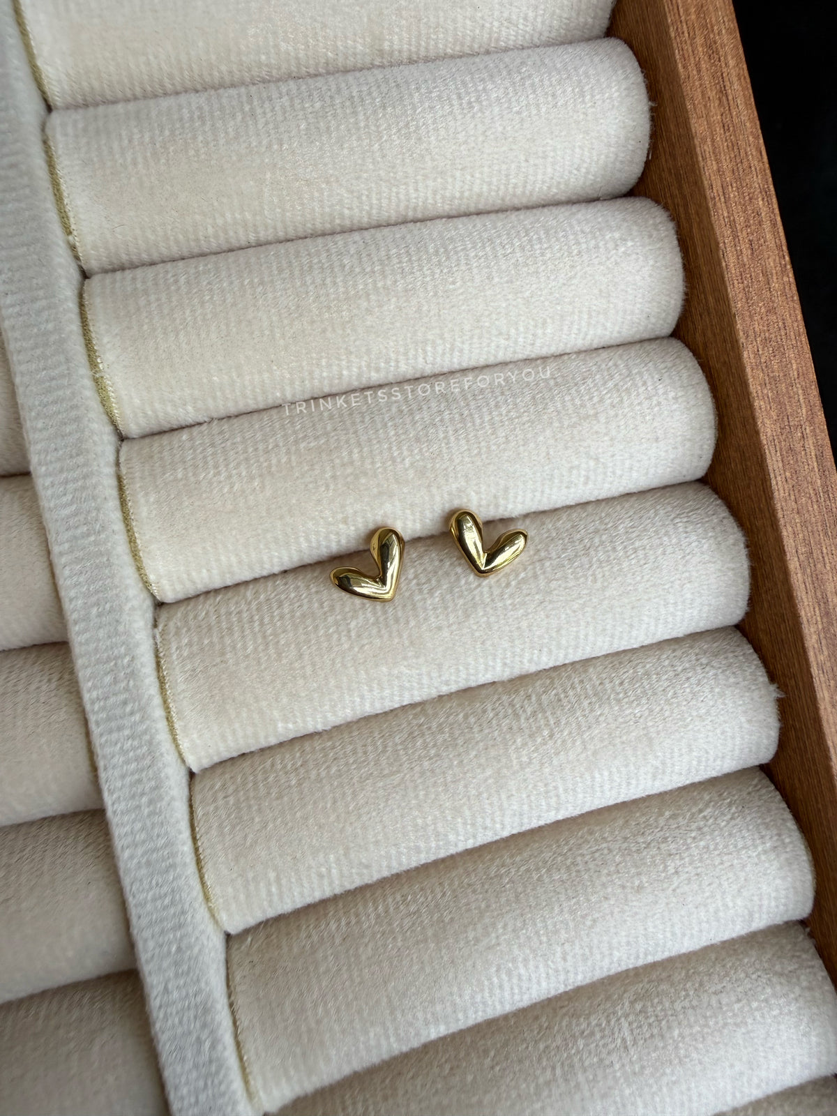 V-Love Studs