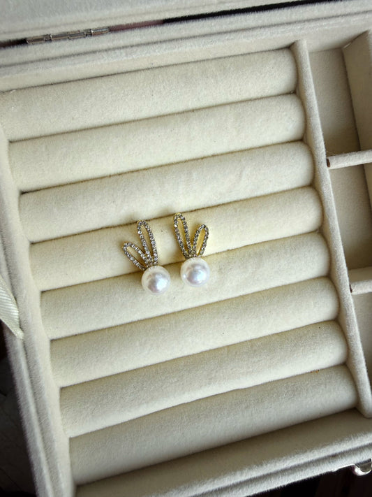 Luna Bunny Pearls