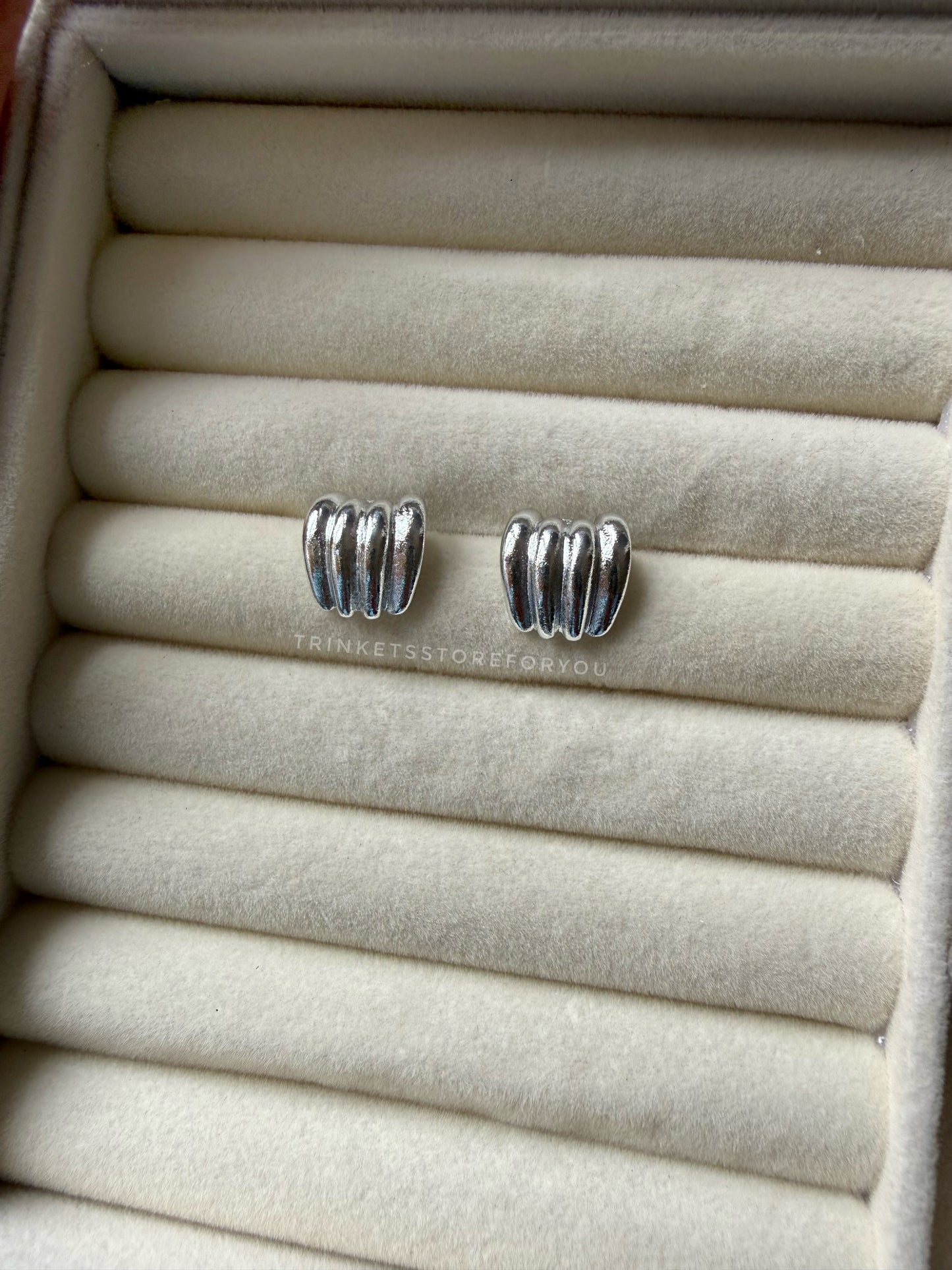 The Ridge Luxe Studs