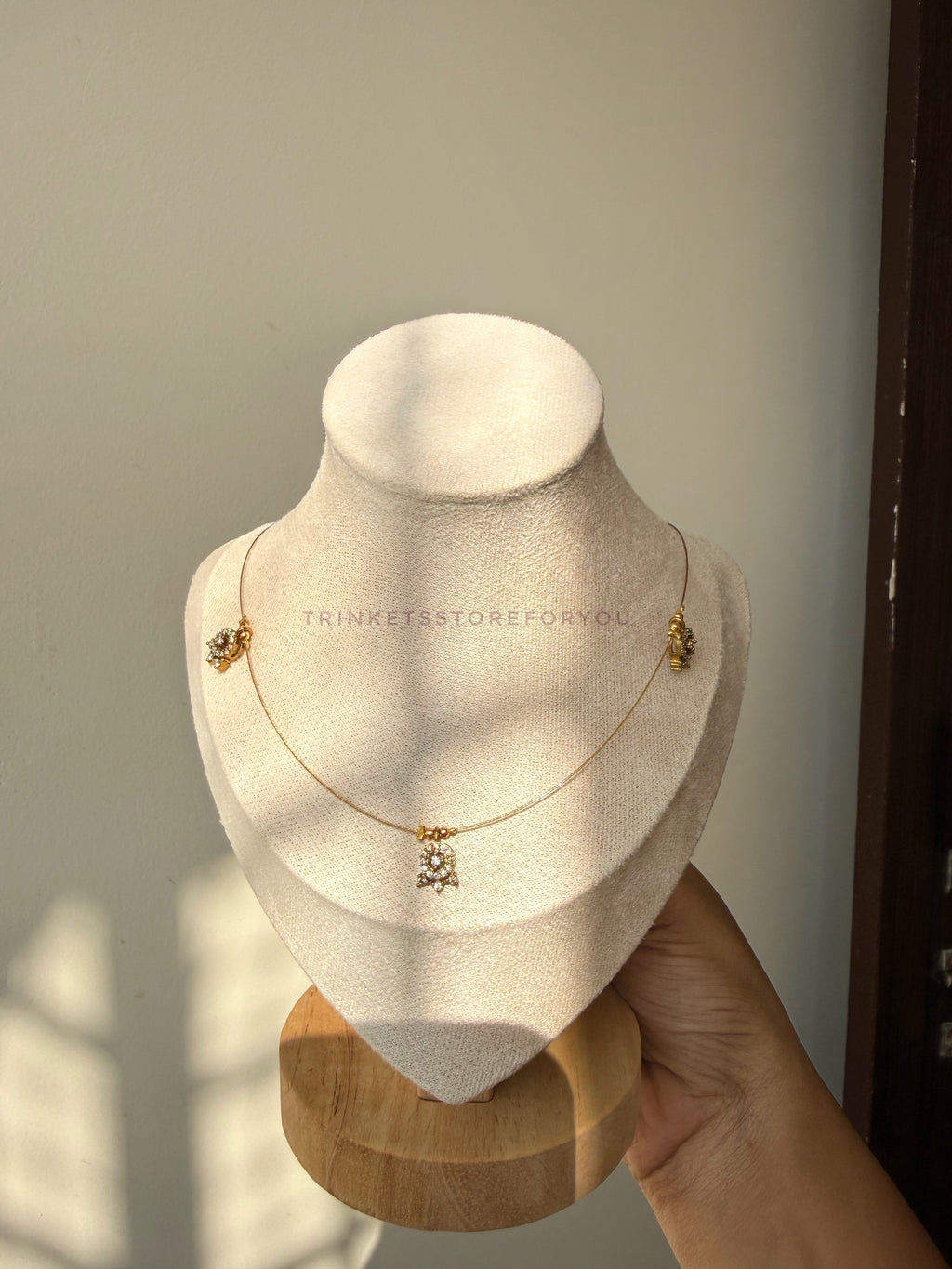 Anvi Invisible Chain
