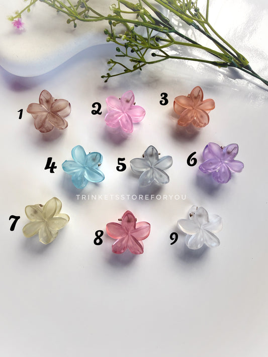 Mini Daisy Clutches
