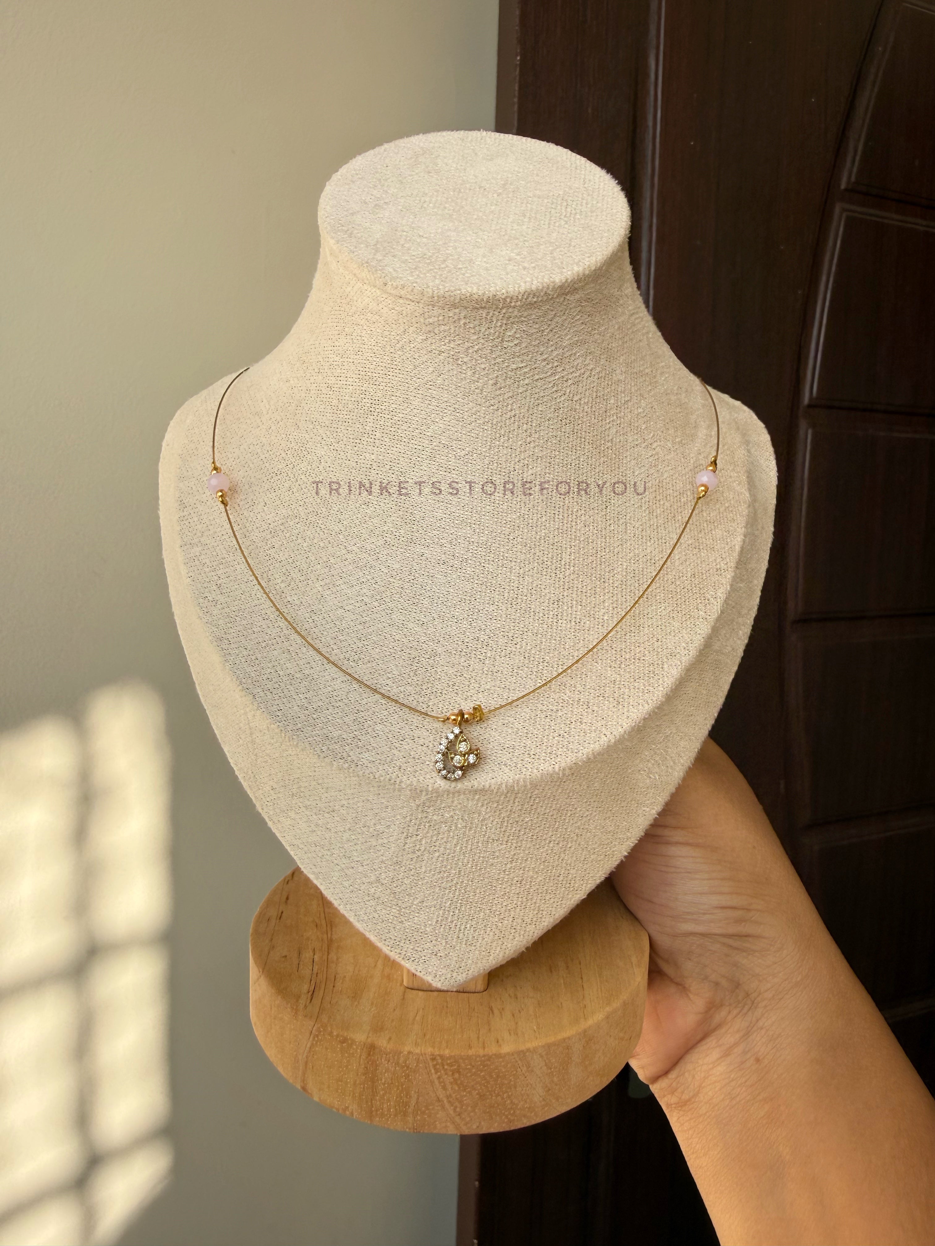 Vanya Invisible Chain