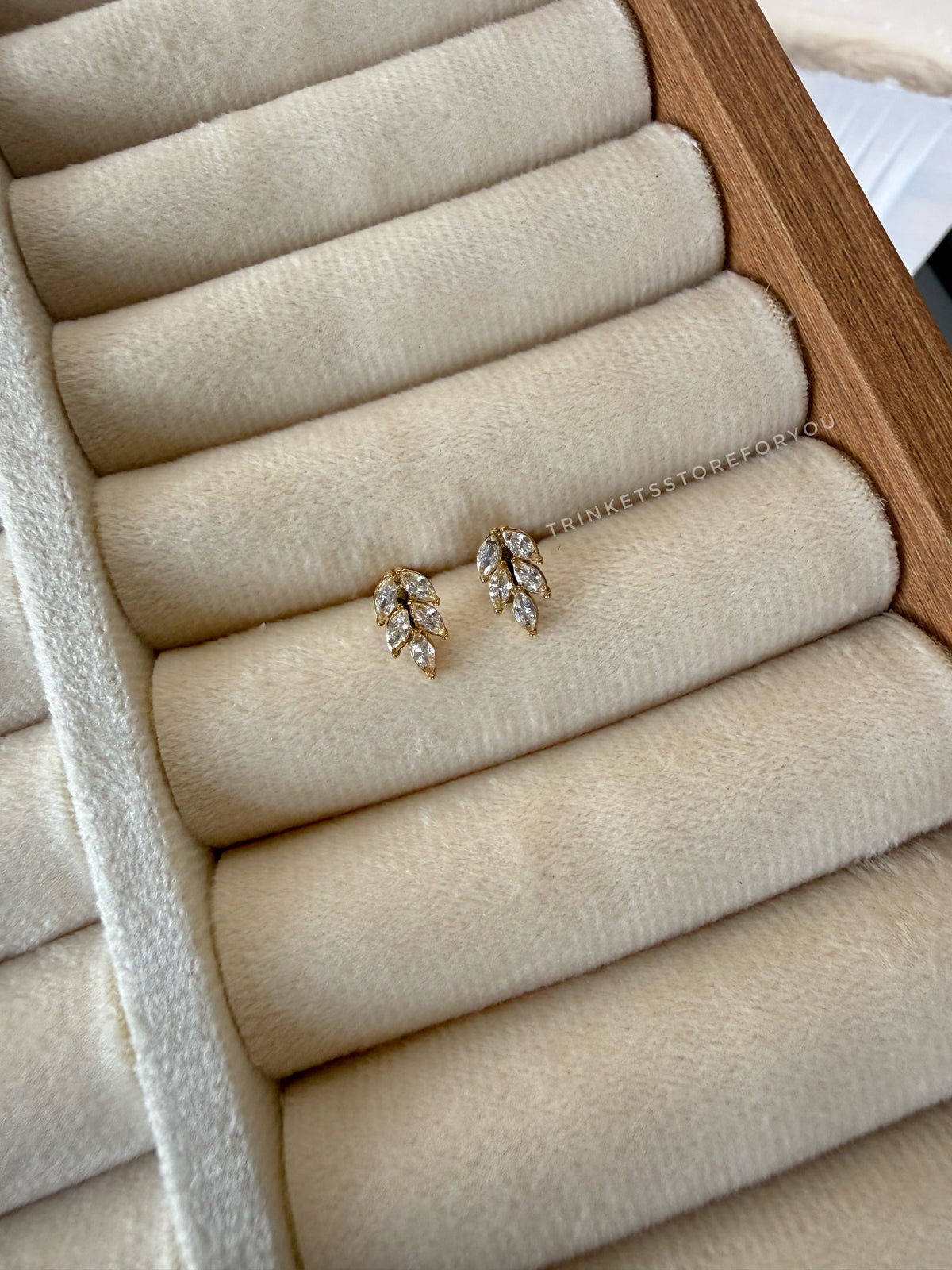 Solitaire Leaf Studs