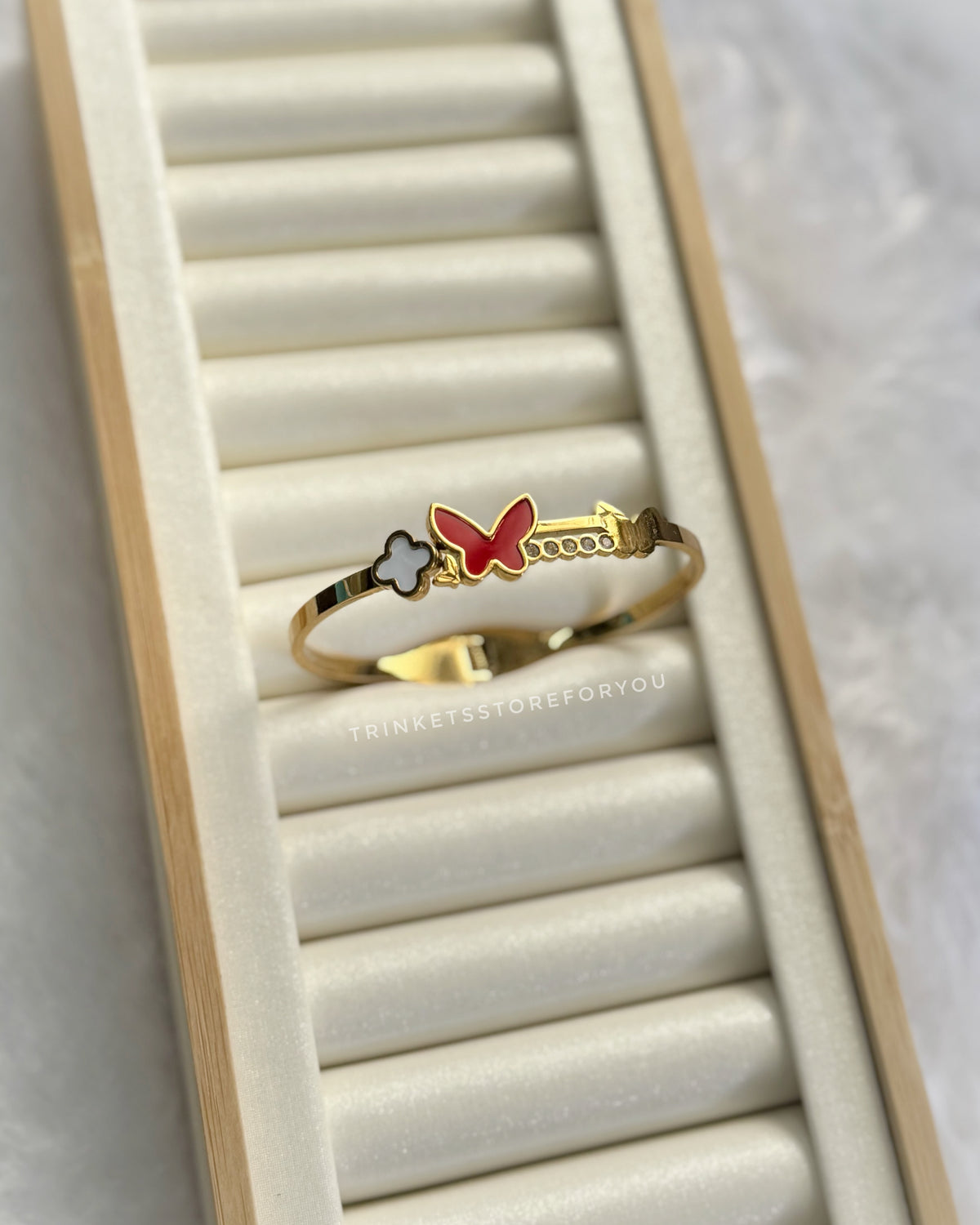 Mariposa Kada