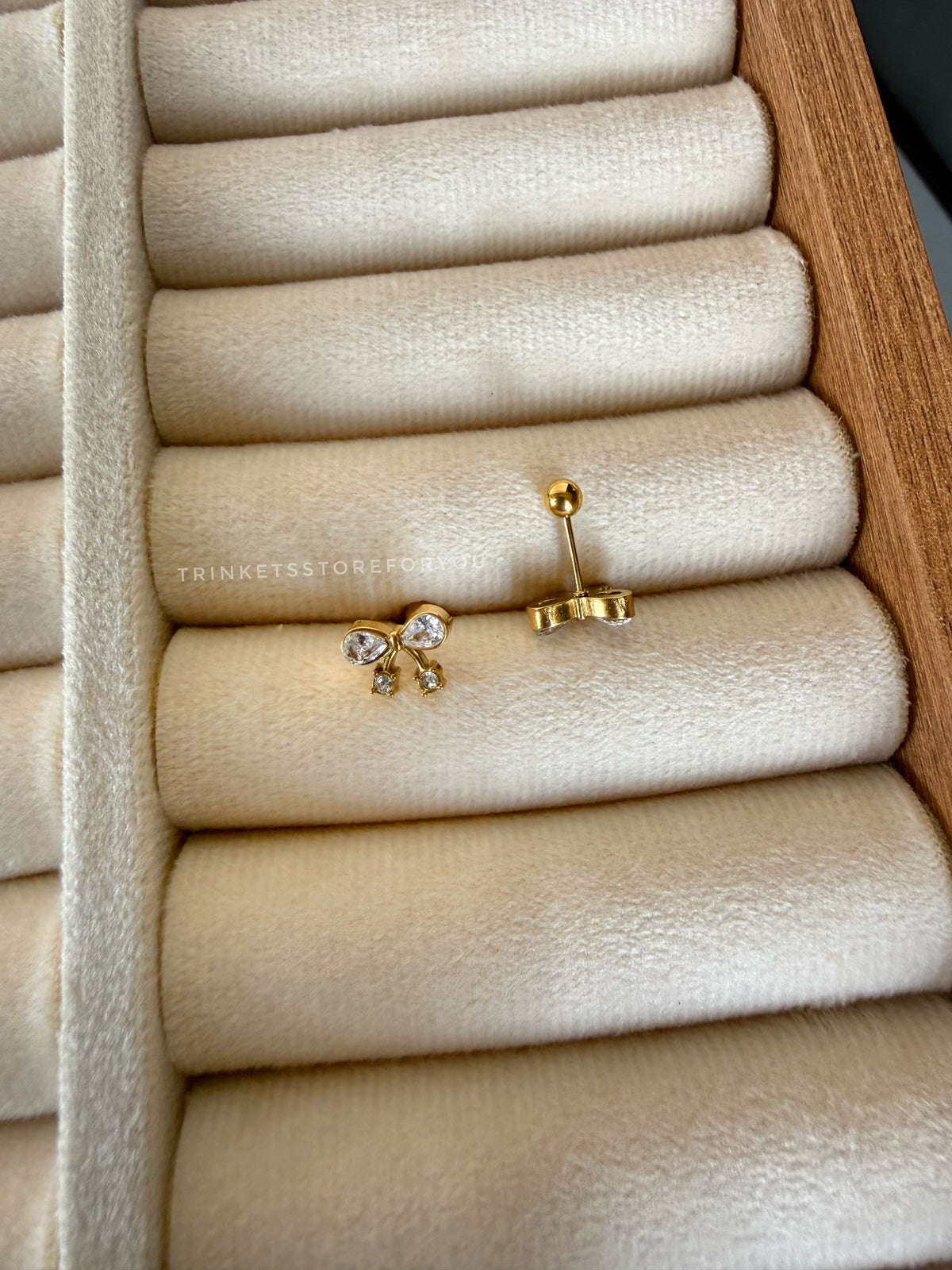 Bow studs