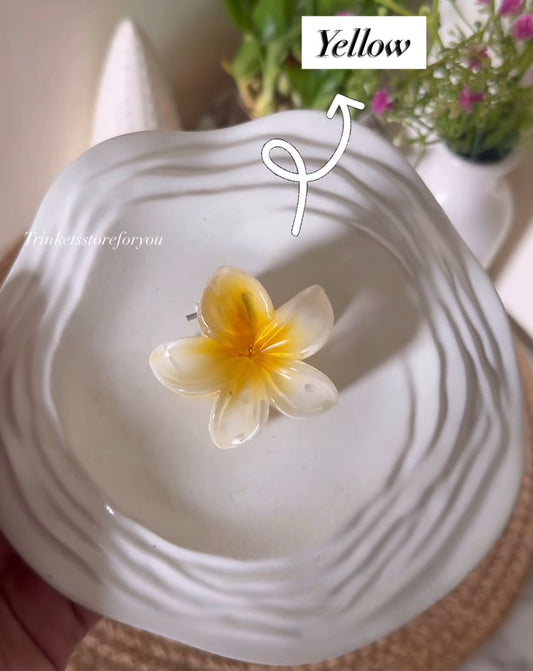 Mini Daisy Clutch