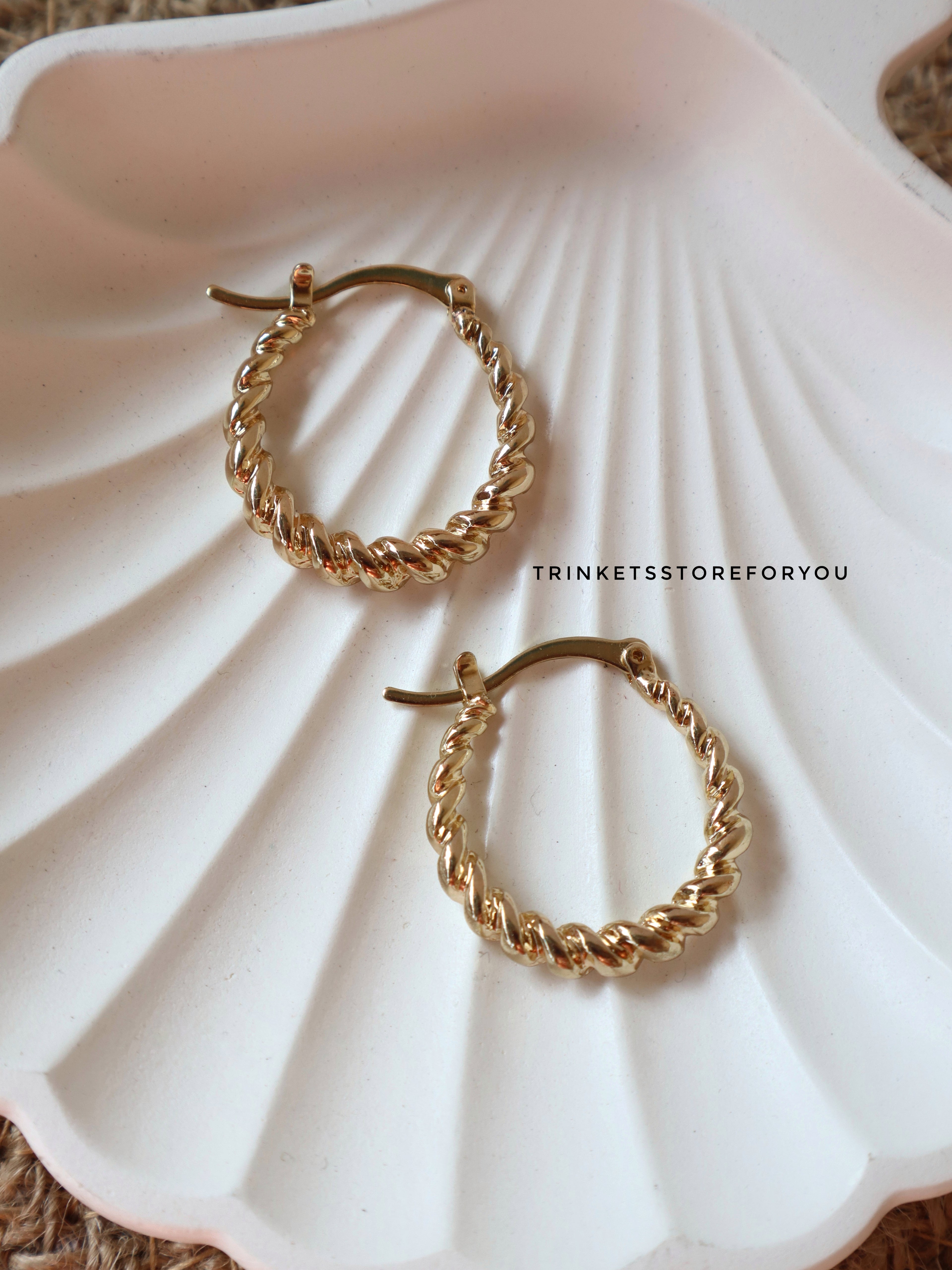 Lavinia Twister Hoops