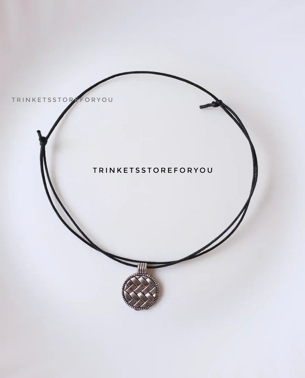 Round knotted anklet