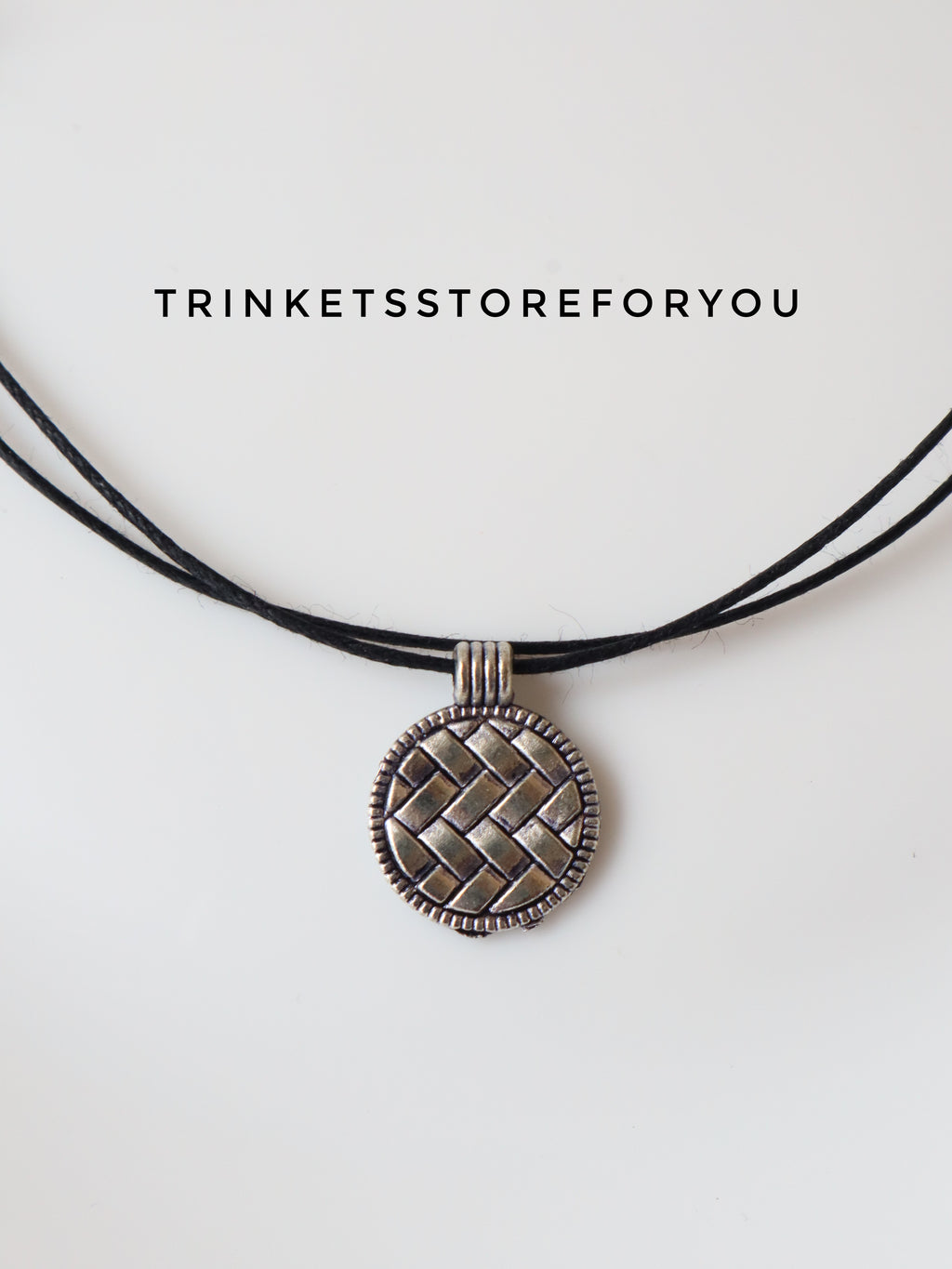 Round knotted anklet